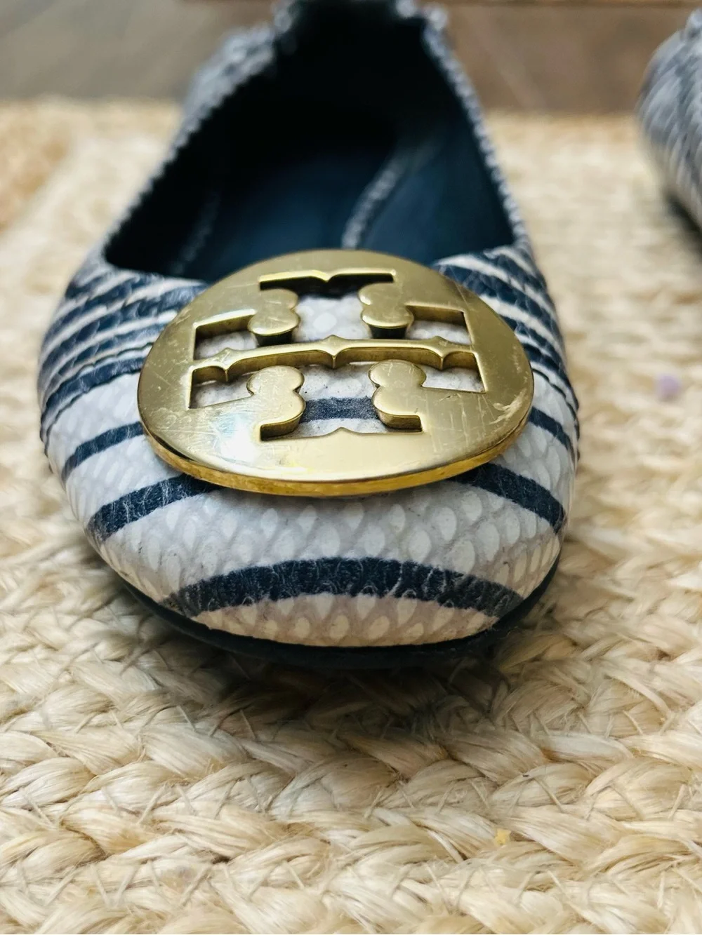 Tory Burch Reva Navy Blue White Striped Snake Skin Embossed Logo Ballet Flat 6.5